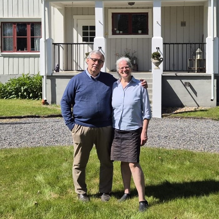 FrontHousePCropped Jaco och Corrie Neerings framför sotra huset